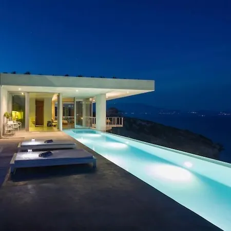 Stunning 180° Sea View Designer For Two *